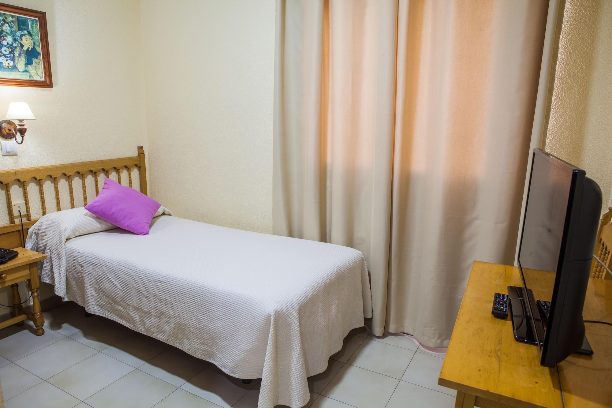 קוניל דה לה פרונטרה Hotel Tres Jotas Conil מראה חיצוני תמונה