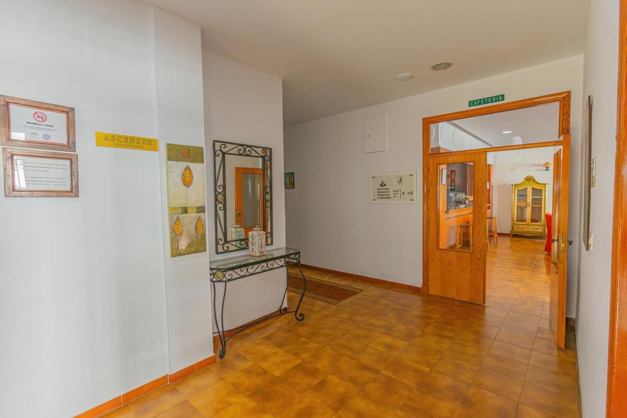 קוניל דה לה פרונטרה Hotel Tres Jotas Conil מראה חיצוני תמונה