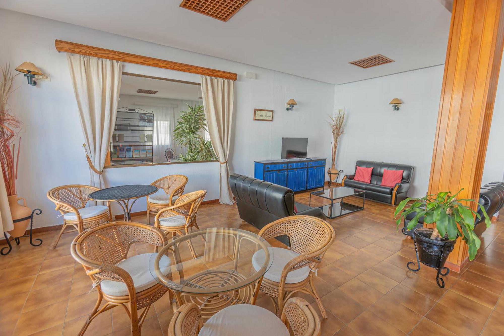 קוניל דה לה פרונטרה Hotel Tres Jotas Conil מראה חיצוני תמונה
