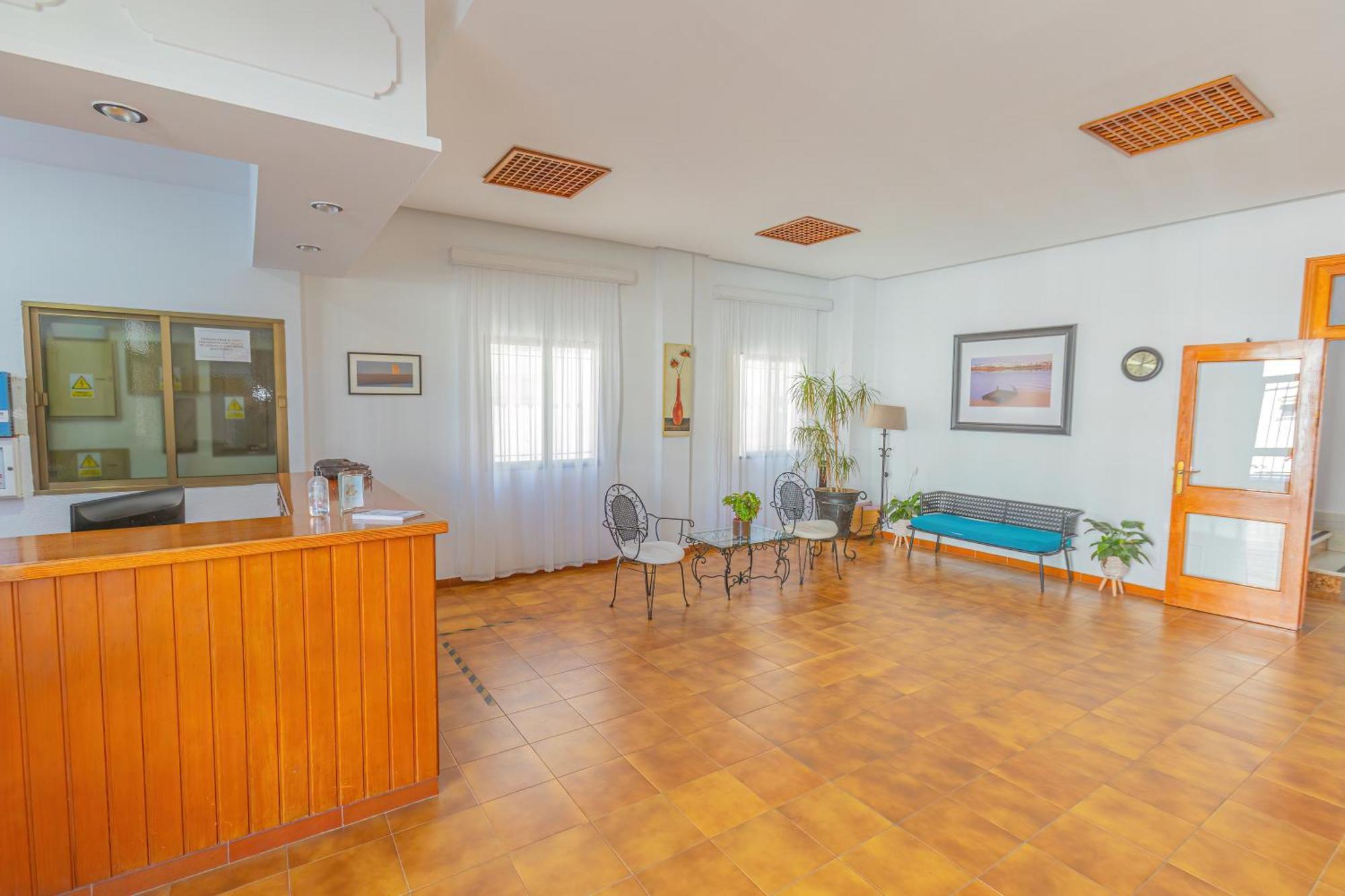 קוניל דה לה פרונטרה Hotel Tres Jotas Conil מראה חיצוני תמונה