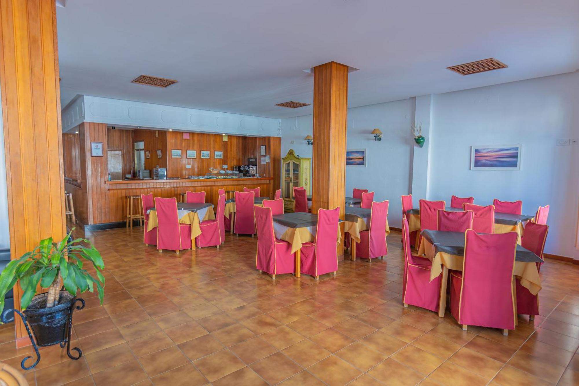 קוניל דה לה פרונטרה Hotel Tres Jotas Conil מראה חיצוני תמונה