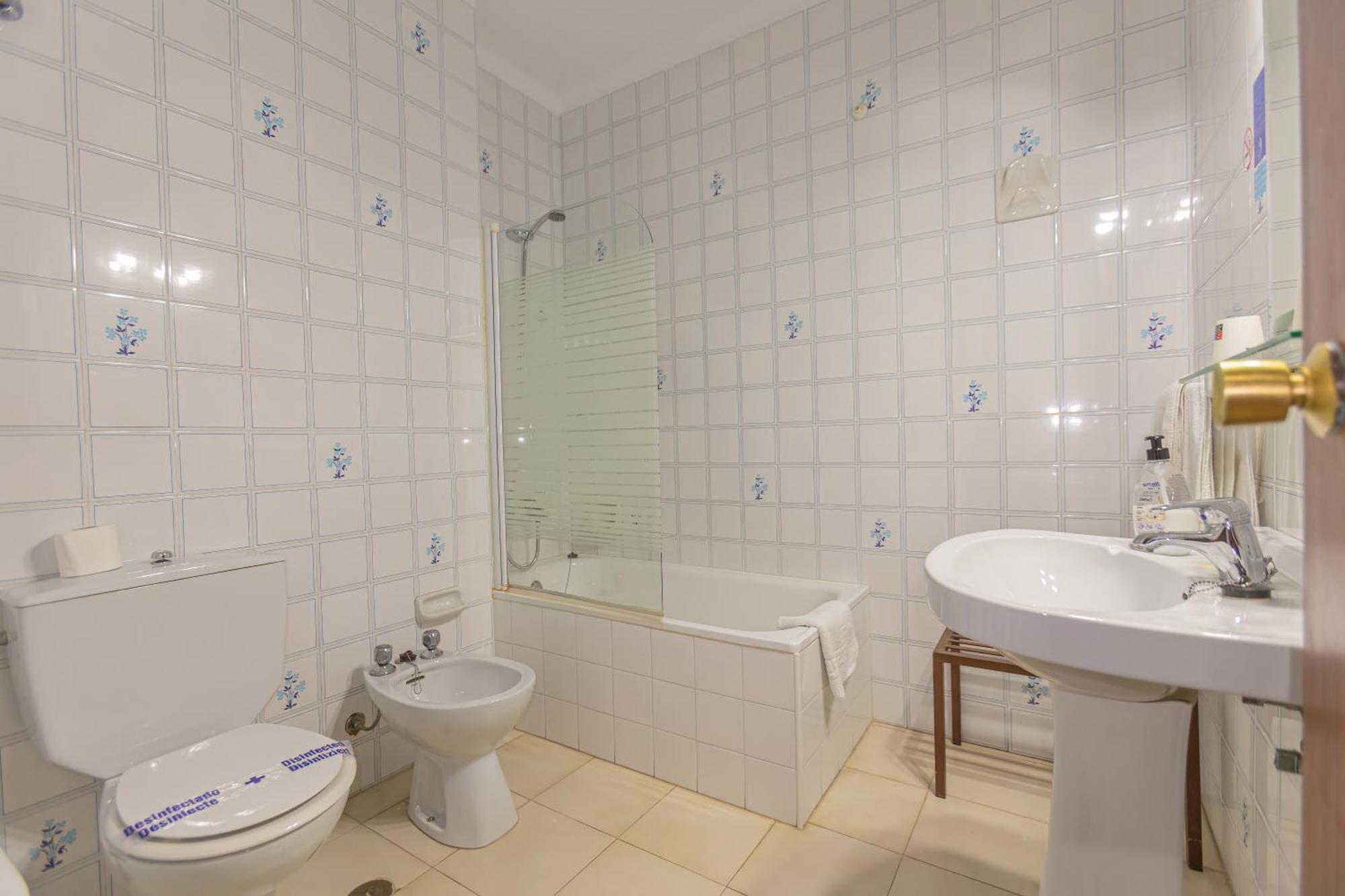 קוניל דה לה פרונטרה Hotel Tres Jotas Conil מראה חיצוני תמונה