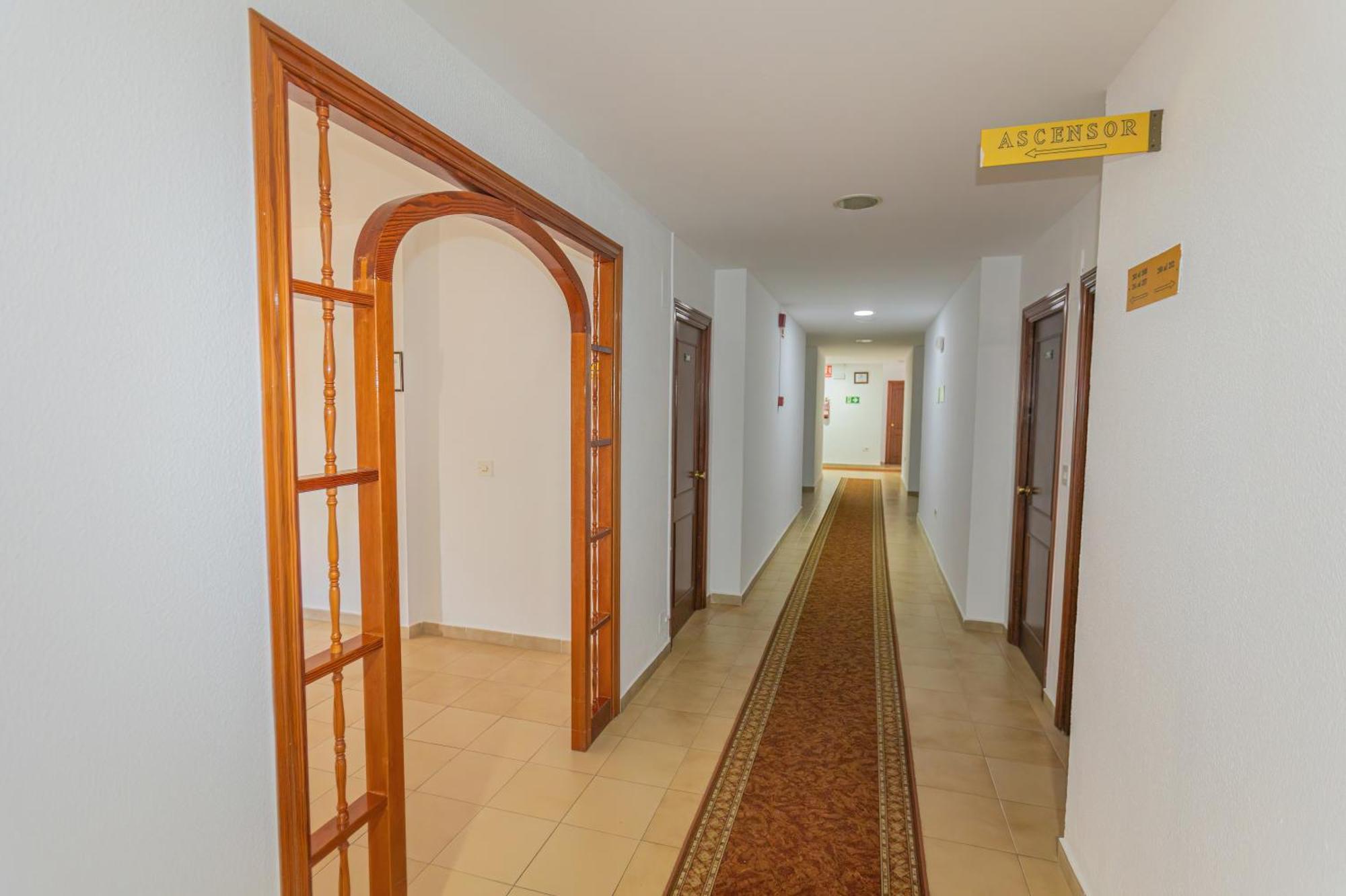 קוניל דה לה פרונטרה Hotel Tres Jotas Conil מראה חיצוני תמונה