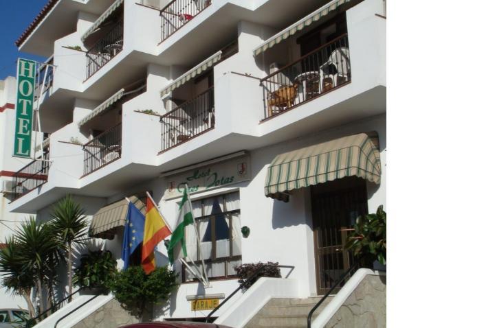 קוניל דה לה פרונטרה Hotel Tres Jotas Conil מראה חיצוני תמונה