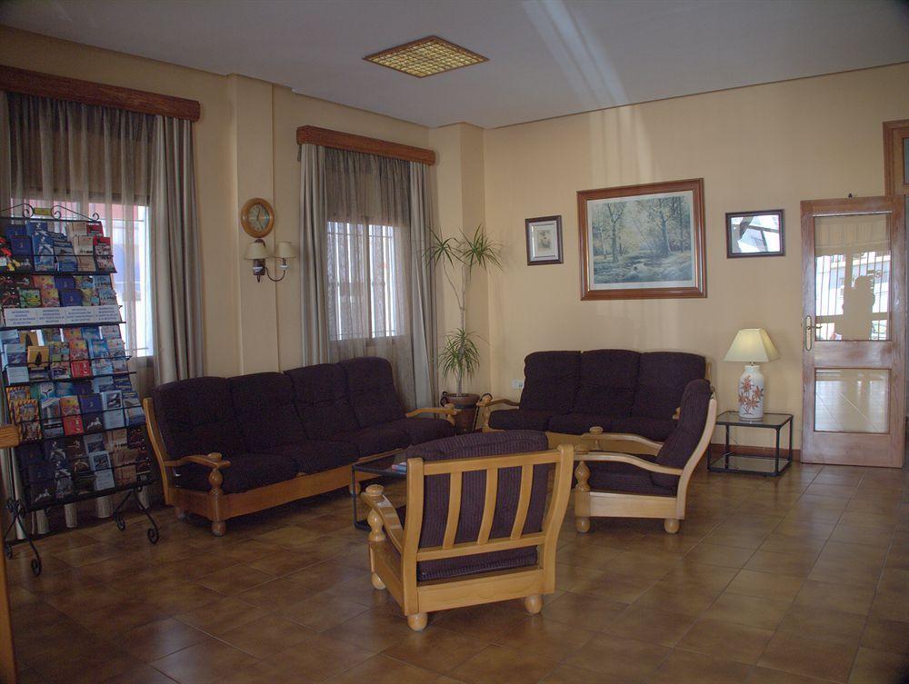 קוניל דה לה פרונטרה Hotel Tres Jotas Conil מראה חיצוני תמונה