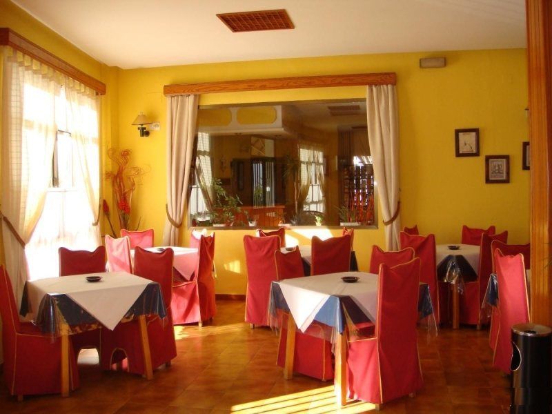 קוניל דה לה פרונטרה Hotel Tres Jotas Conil מראה חיצוני תמונה