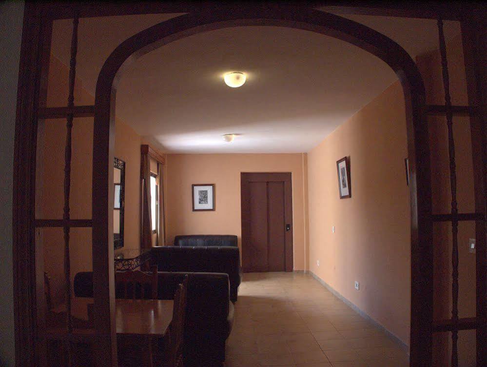 קוניל דה לה פרונטרה Hotel Tres Jotas Conil מראה חיצוני תמונה