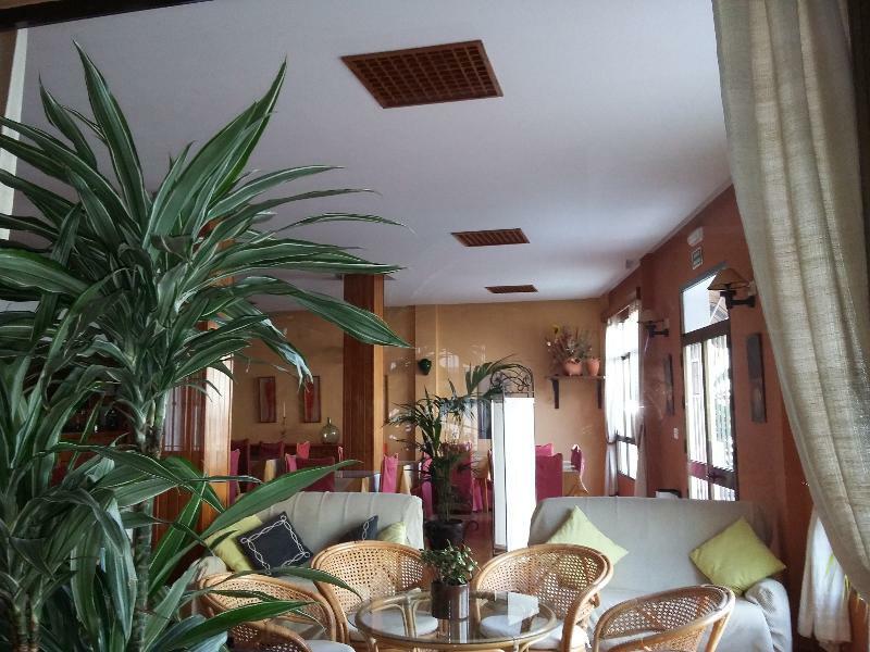 קוניל דה לה פרונטרה Hotel Tres Jotas Conil מראה חיצוני תמונה